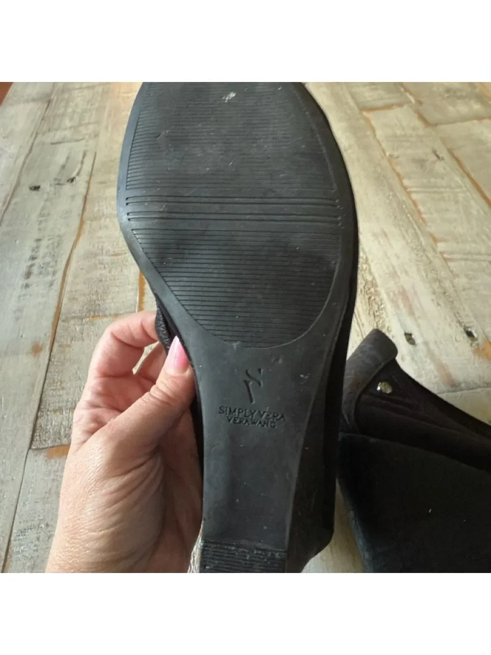 Simply Vera Vera Wang Black Wedges